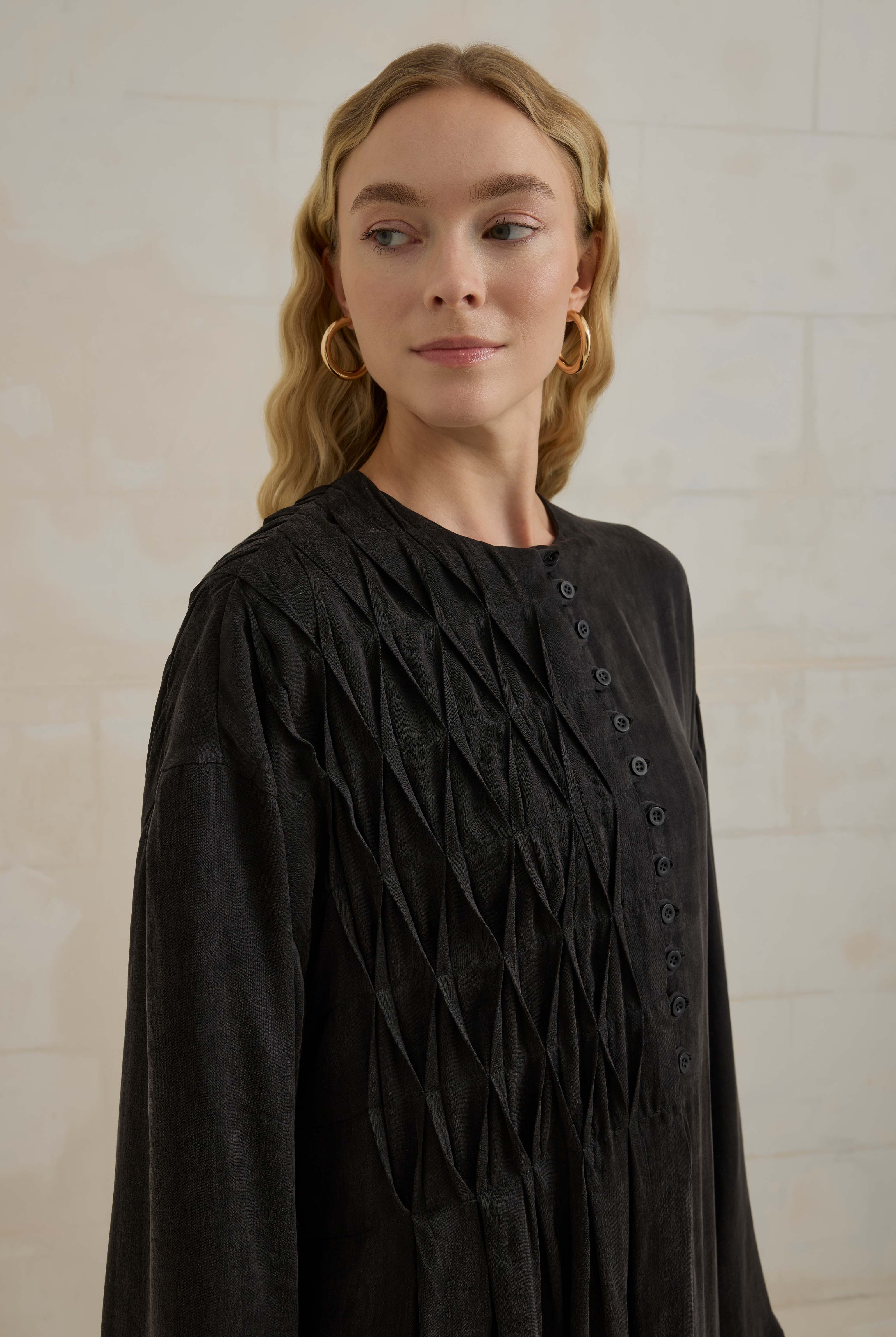 Pintuck Detail Lyocell Abaya Black - 4