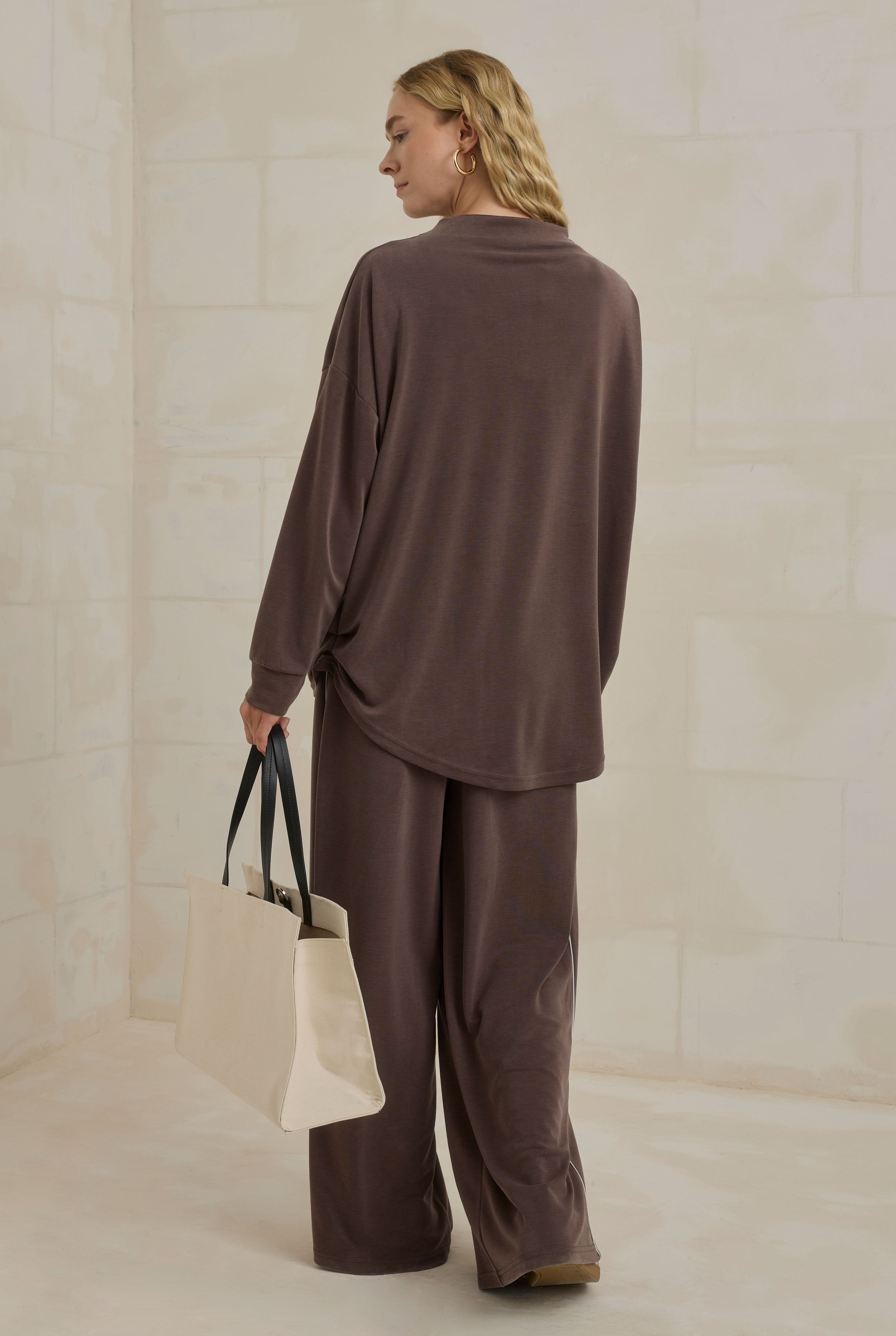 Lightweight Contrast Piping Tracksuit Set Brown - 5