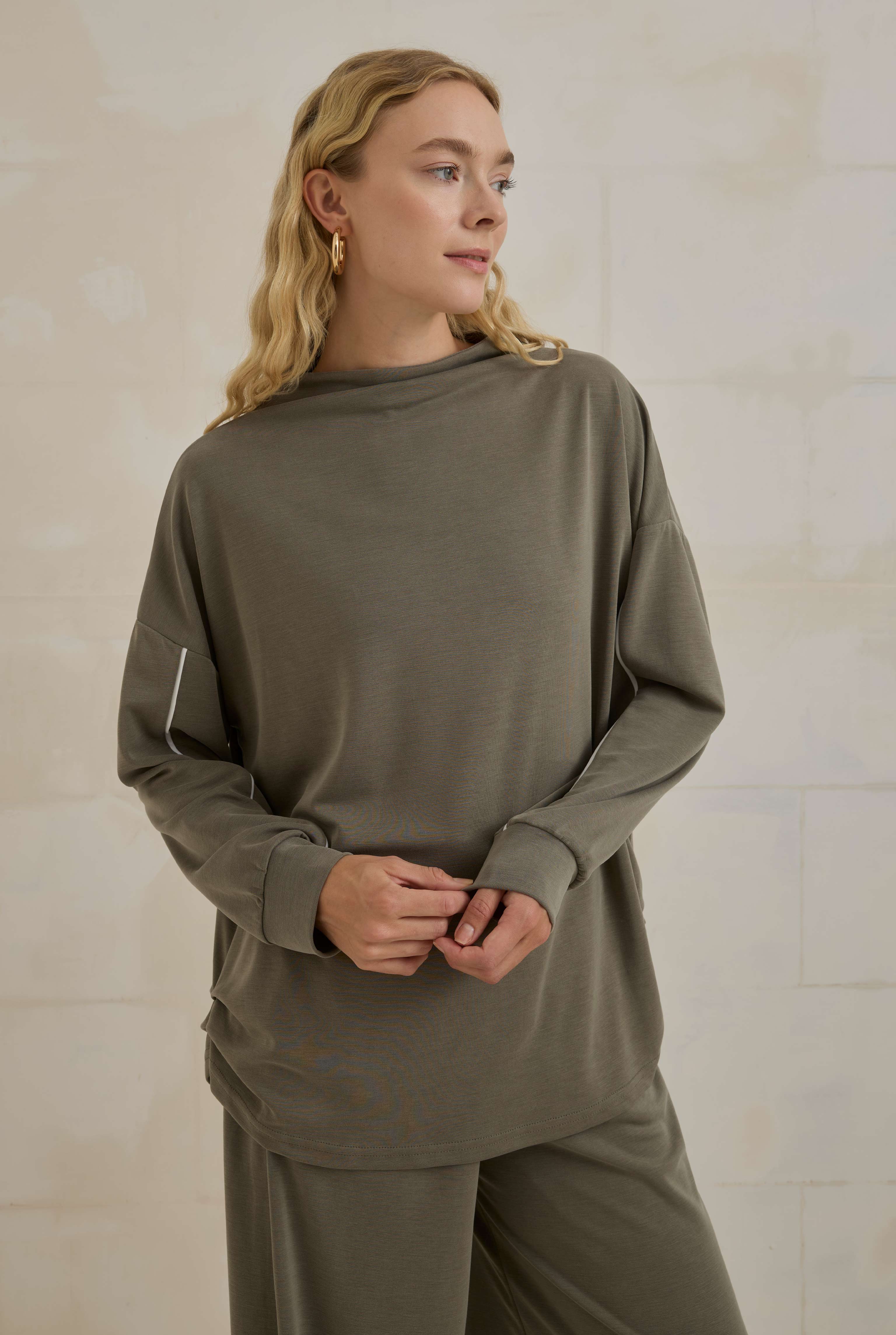 Lightweight Contrast Piping Tracksuit Set Khaki - 2