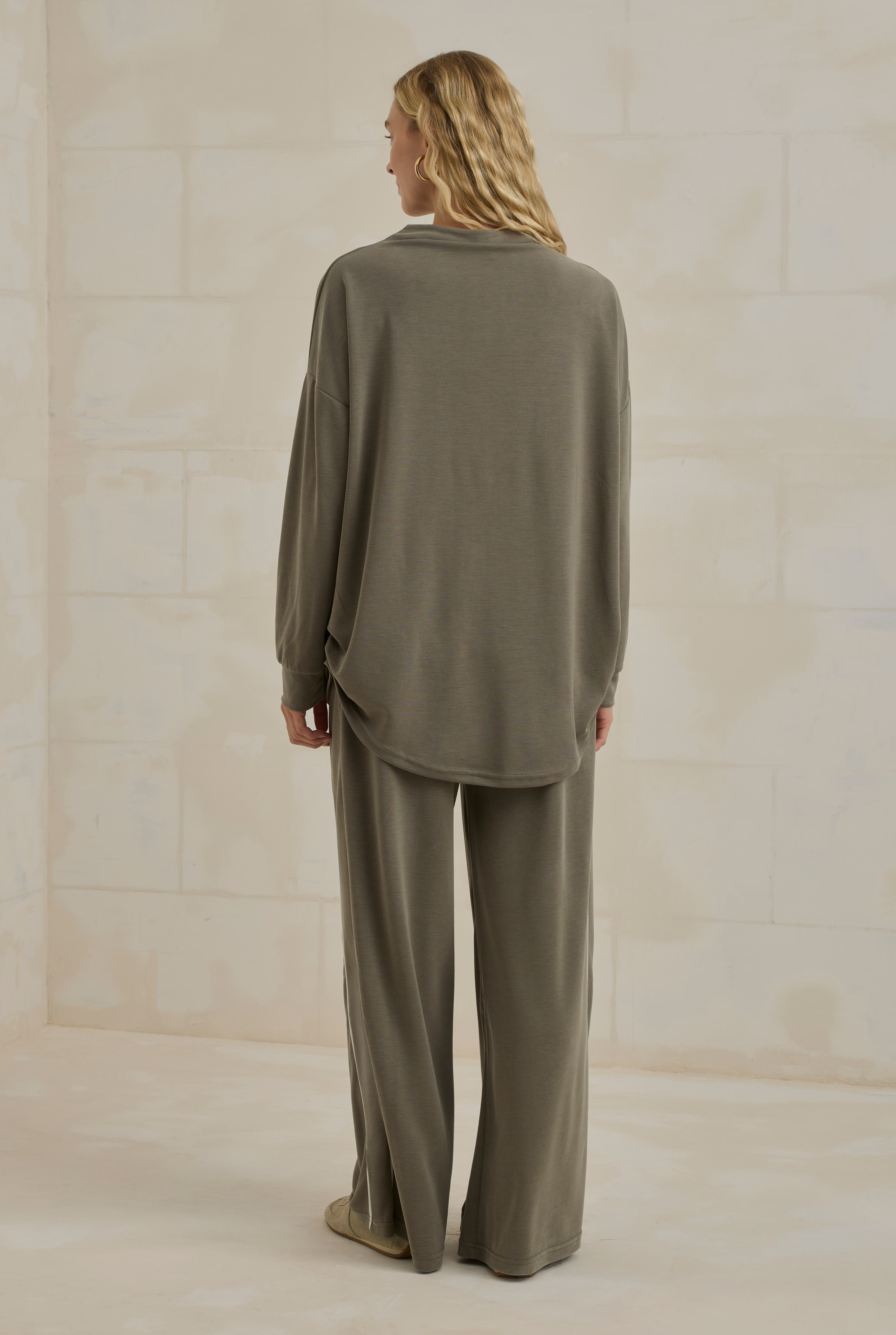Lightweight Contrast Piping Tracksuit Set Khaki - 4