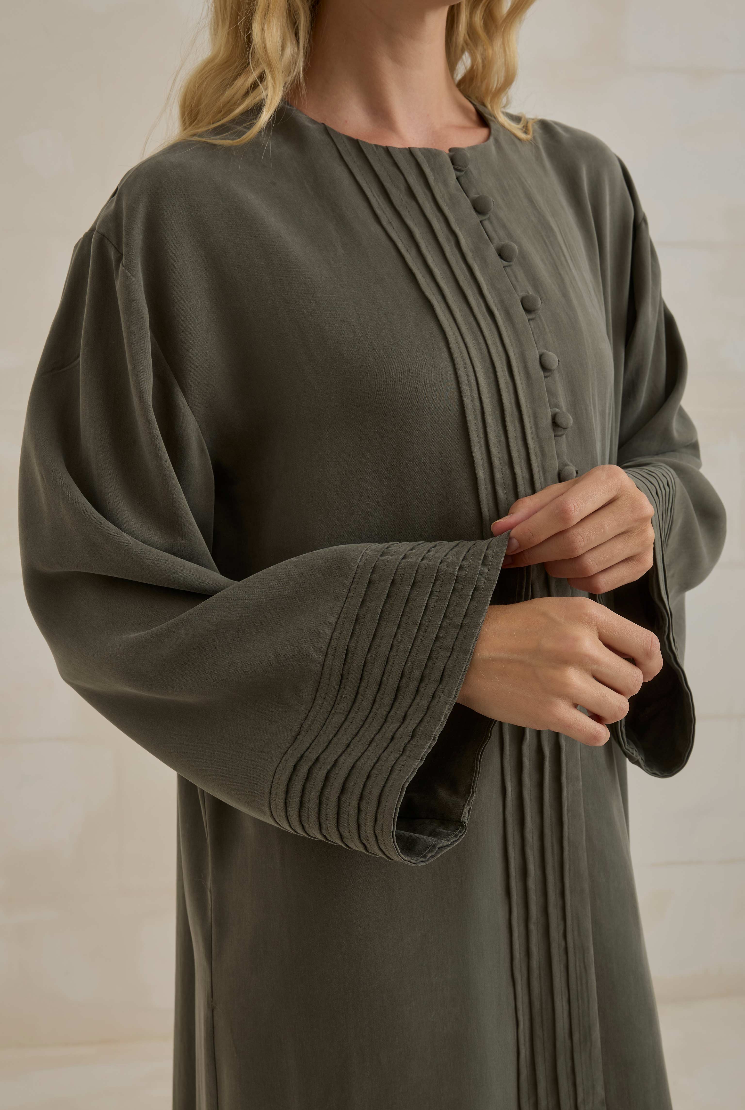 Pintuck Lyocell Abaya Khaki - 2