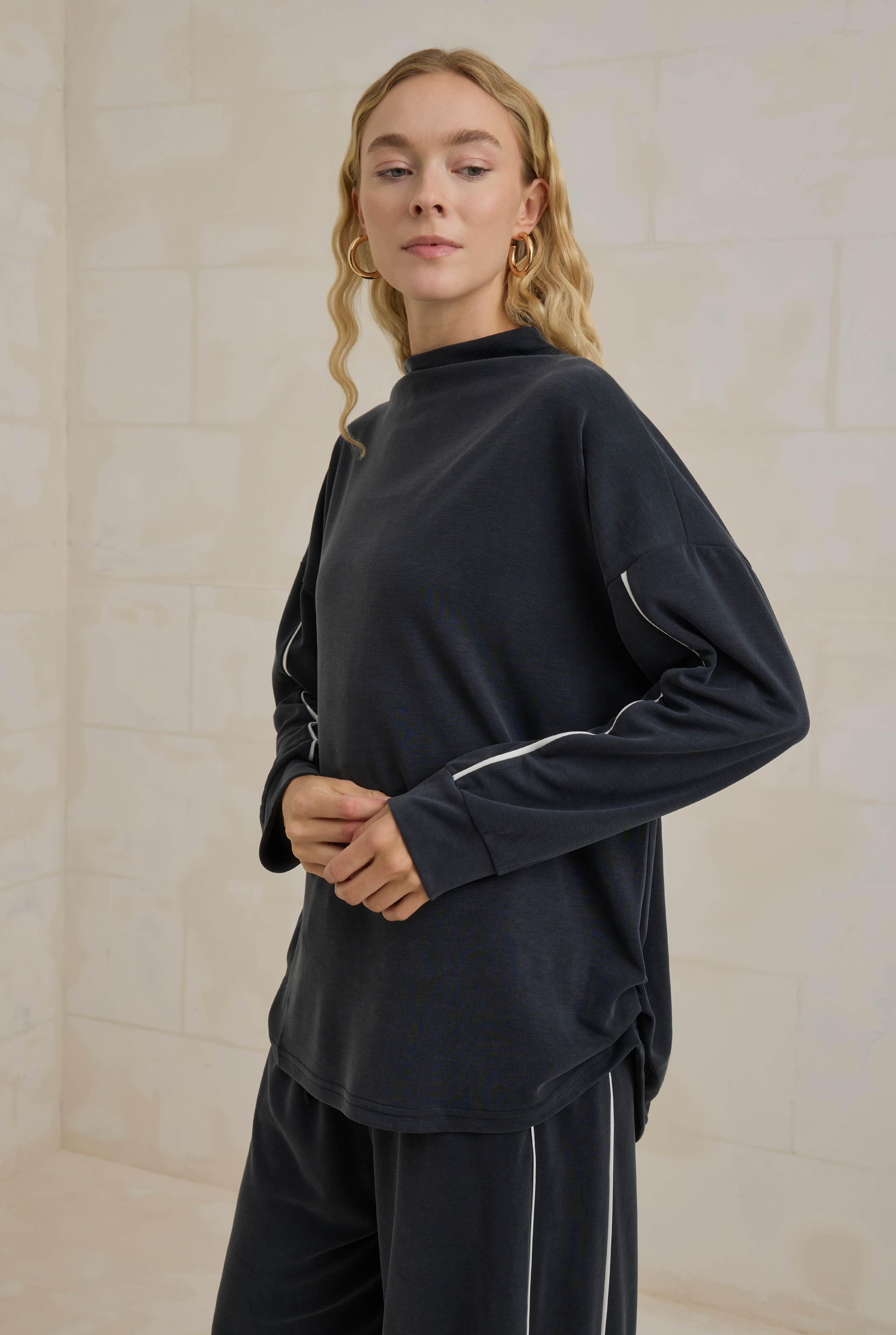 Lightweight Contrast Piping Tracksuit Set Black - 2