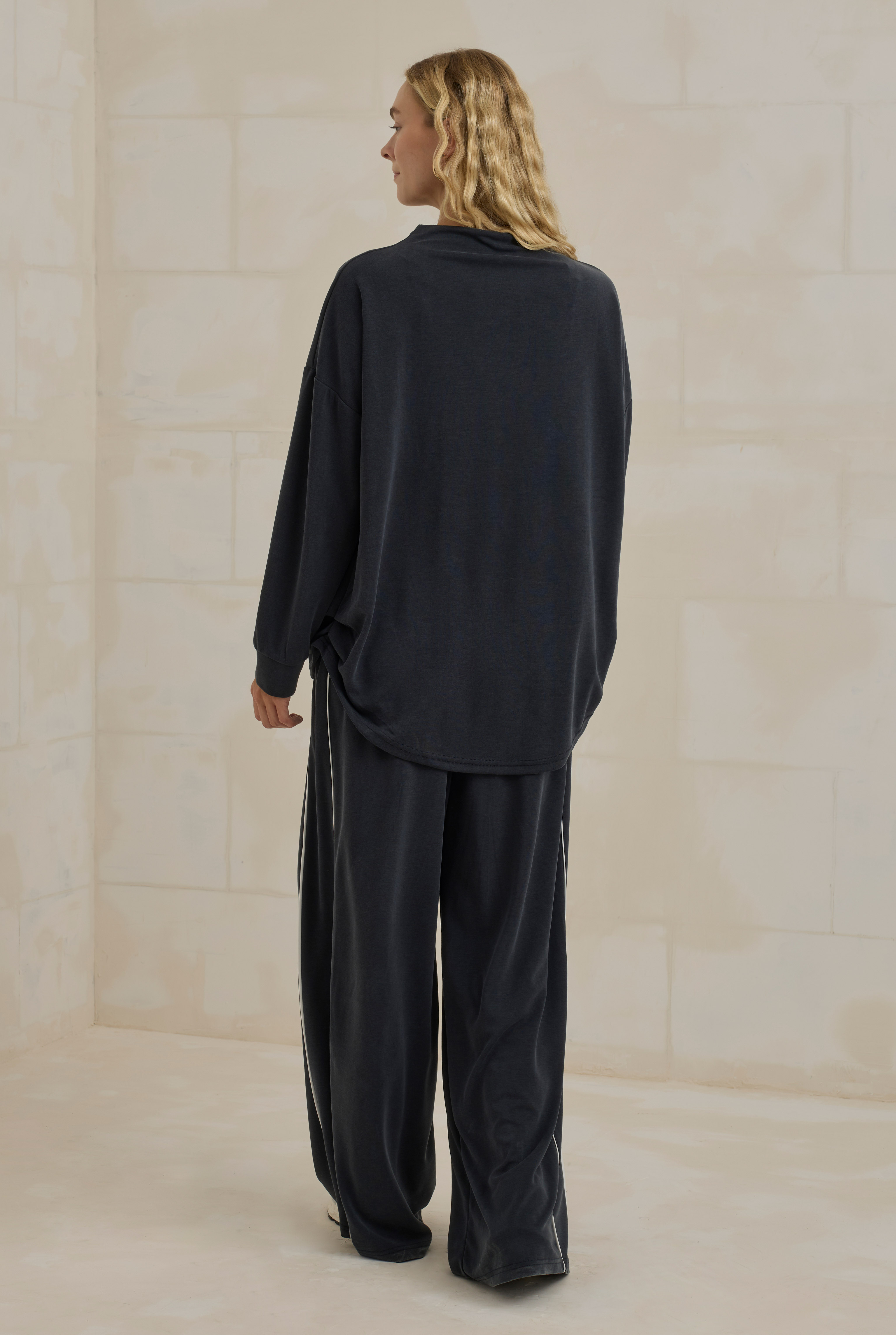 Lightweight Contrast Piping Tracksuit Set Black - 4
