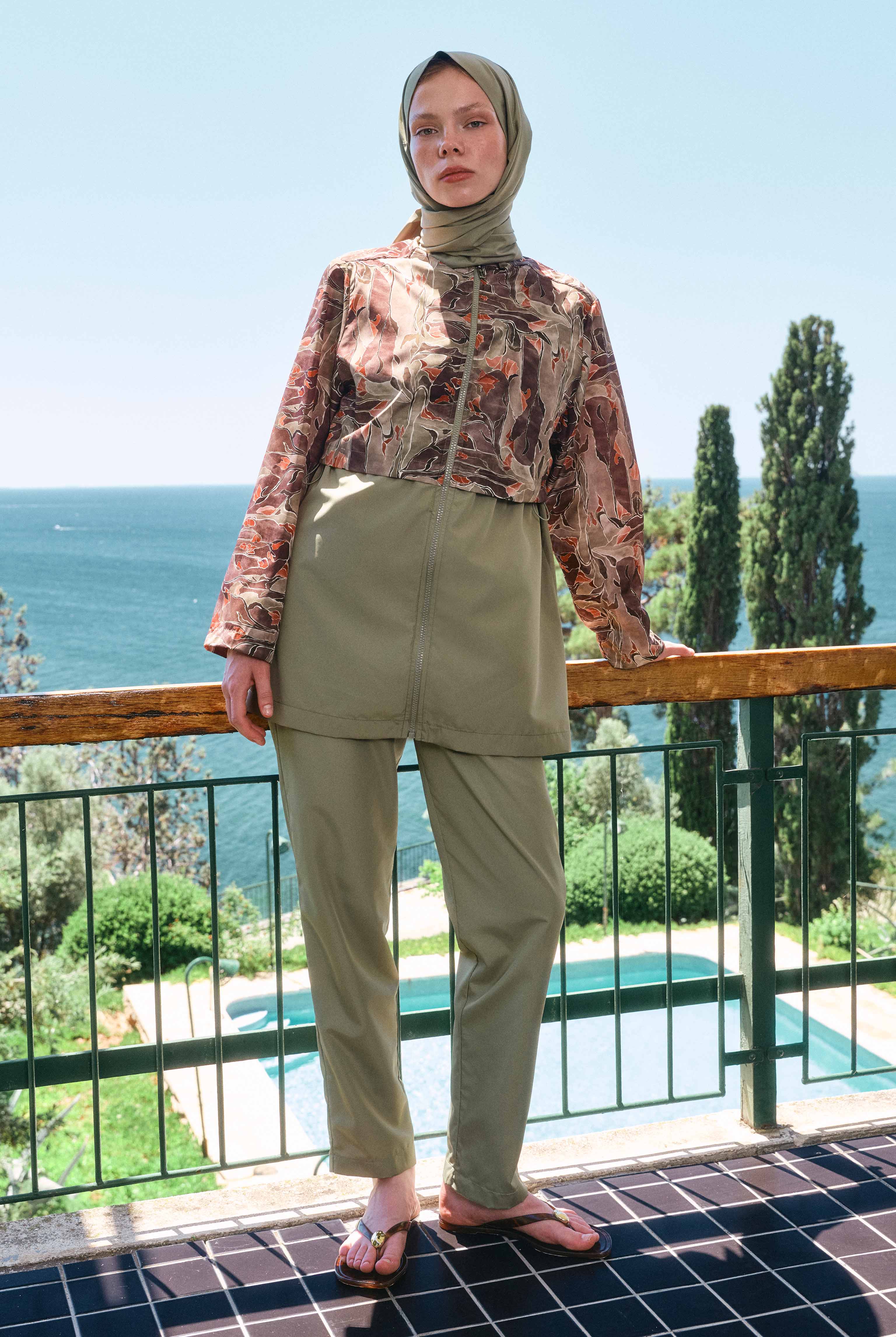 Desenli Kısa Yüzme Takımı Frame Bloom - 2